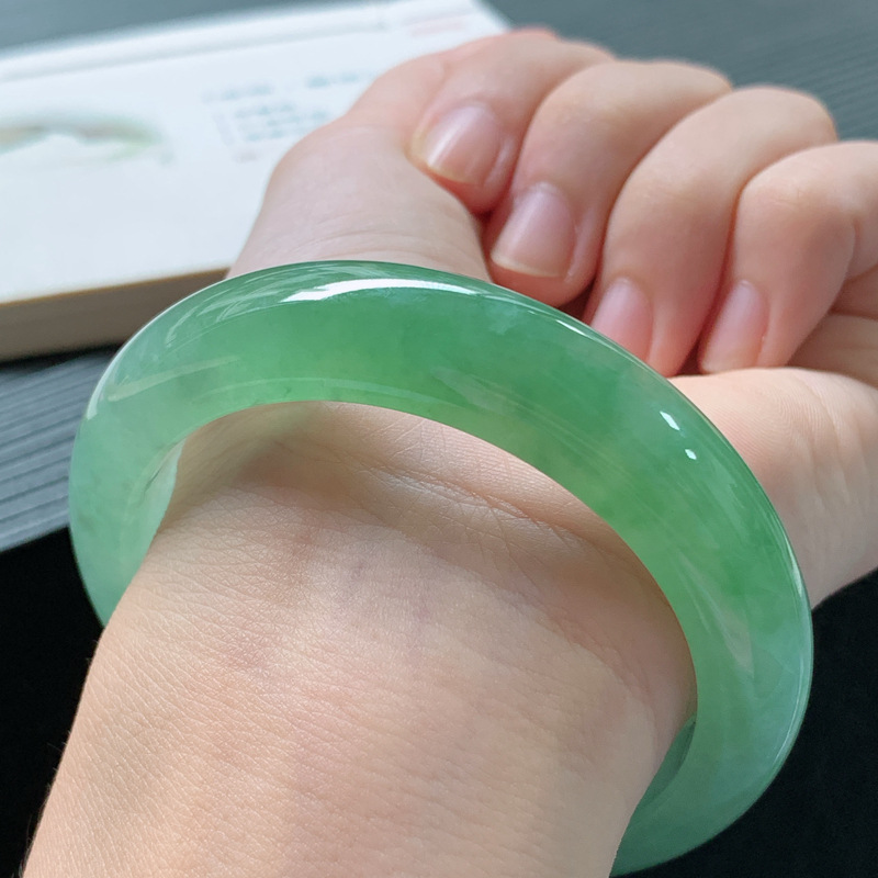 Jadeite bracelet, Burmese old  - Lighting & Home Decor Studio Photos recension och pris