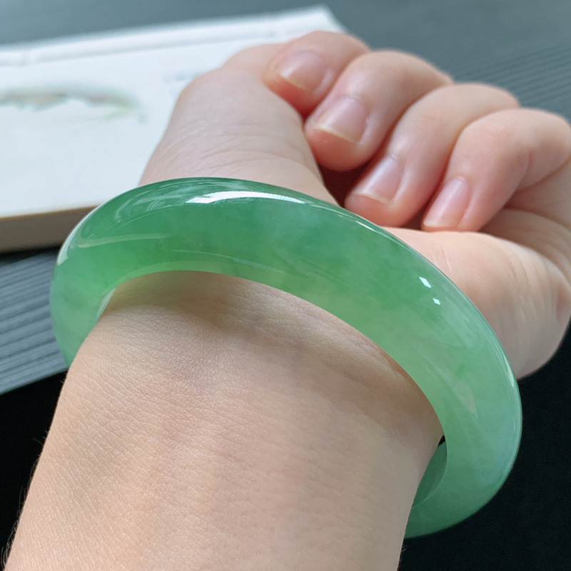Jadeite bracelet, Burmese old  - Lighting & Home Decor Studio Photos recension och pris