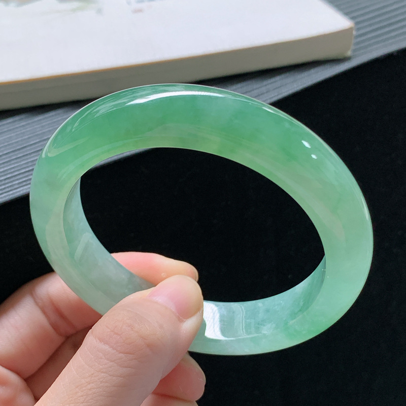 Jadeite bracelet, Burmese old  - Lighting & Home Decor Studio Photos recension och pris